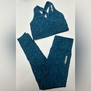 Gymshark Teal Jacquard Leopard Seamless Sports Bra & Leggings Set
